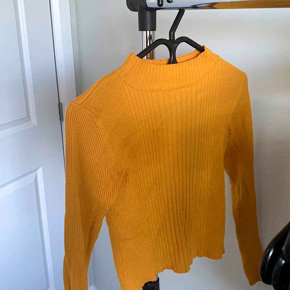 yellow golden top S pull and bear basic